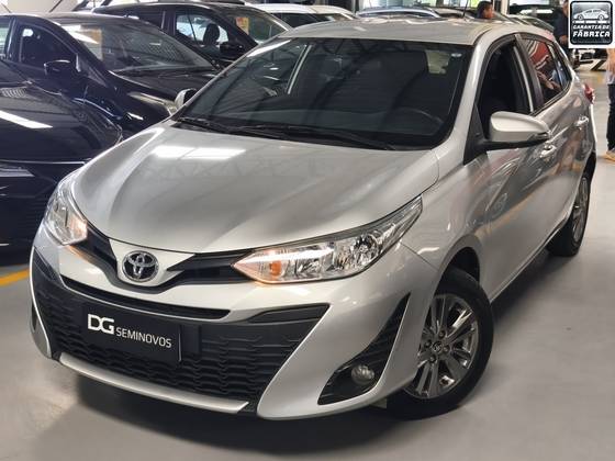 TOYOTA YARIS 1.5 16V FLEX XL PLUS CONNECT MULTIDRIVE TOYOTA YARIS 1.5 16V FLEX XL PLUS CONNECT MULTIDRIVE